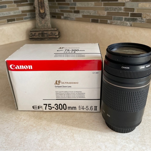 Canon ef 75-300mm lens w/UV filter and box excellent condition
